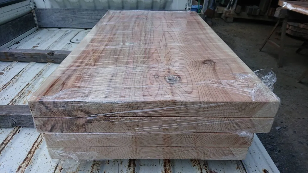 杉一枚板 1,100×550〜600×50〜4枚口