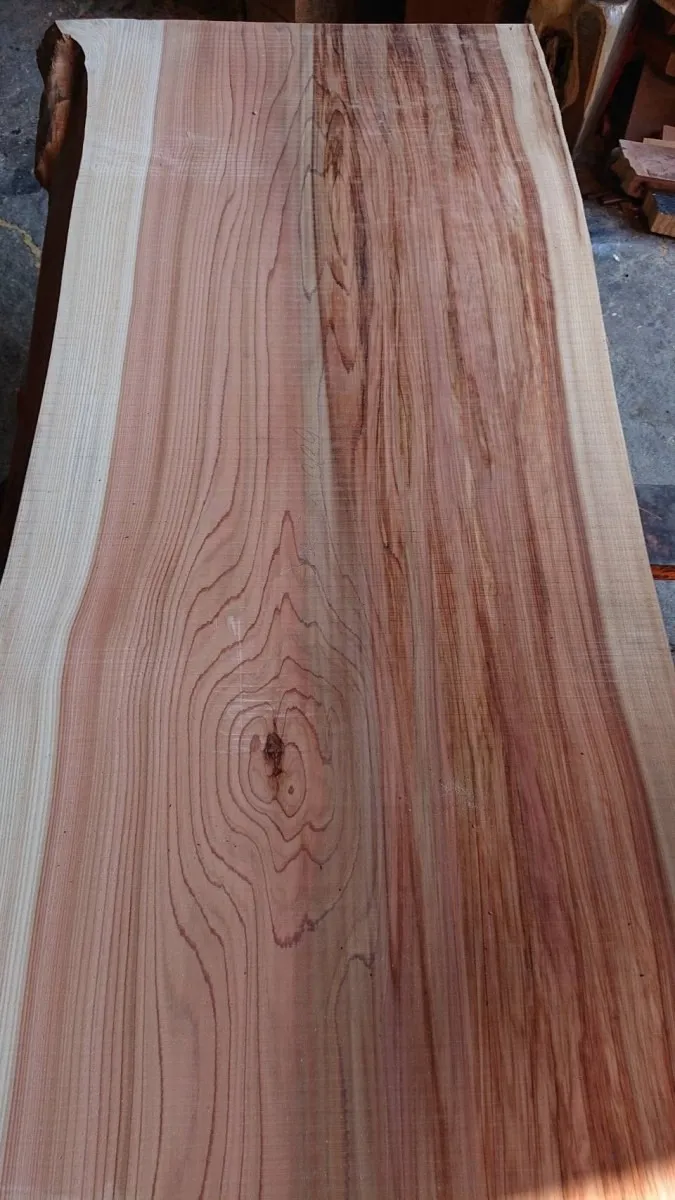 杉一枚板 1,100×550〜600×50〜4枚口