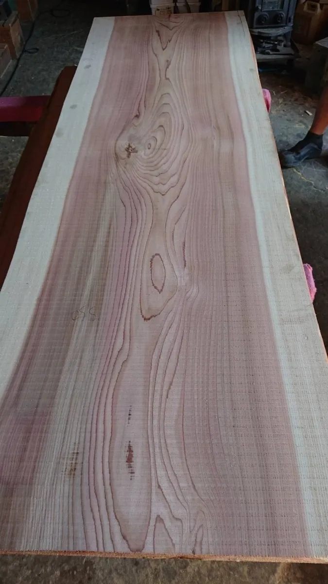 杉一枚板 1,100×550〜600×50〜4枚口