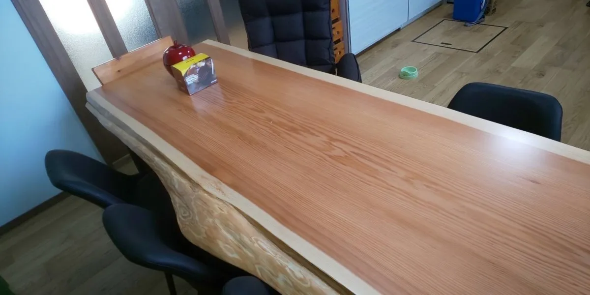 水戸市I様 霧島杉ダイニングテーブル (一枚板 テーブル)