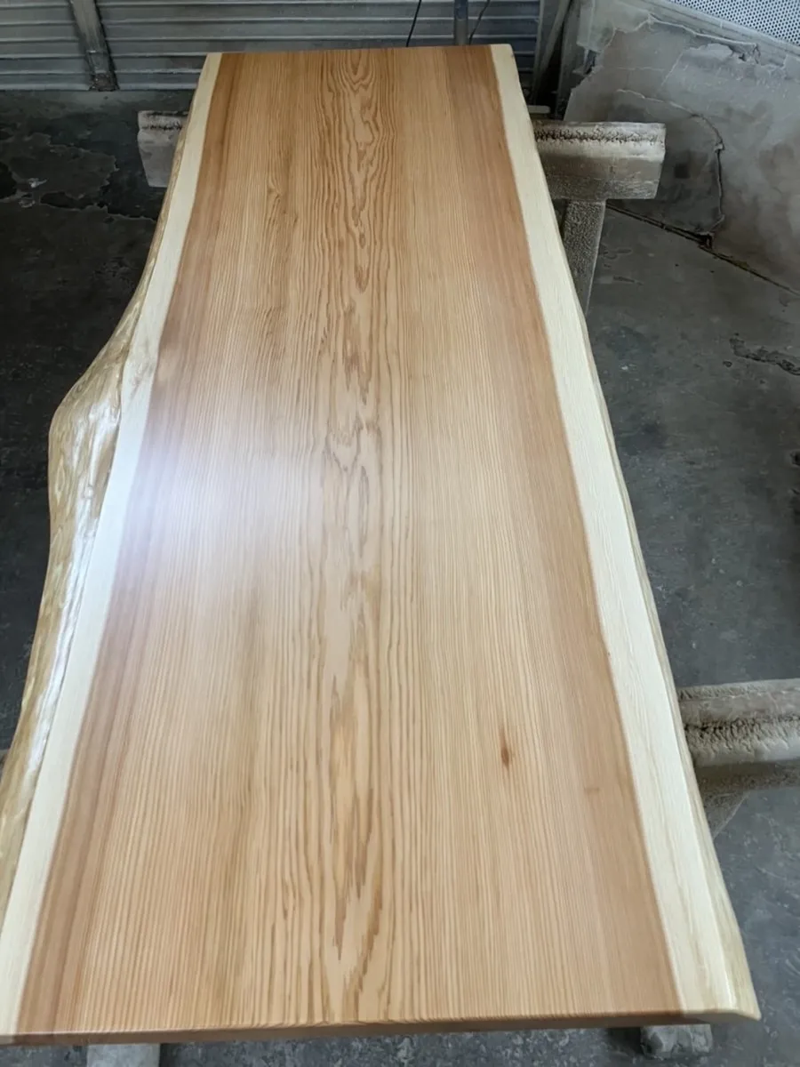 水戸市I様 霧島杉ダイニングテーブル (一枚板 テーブル)