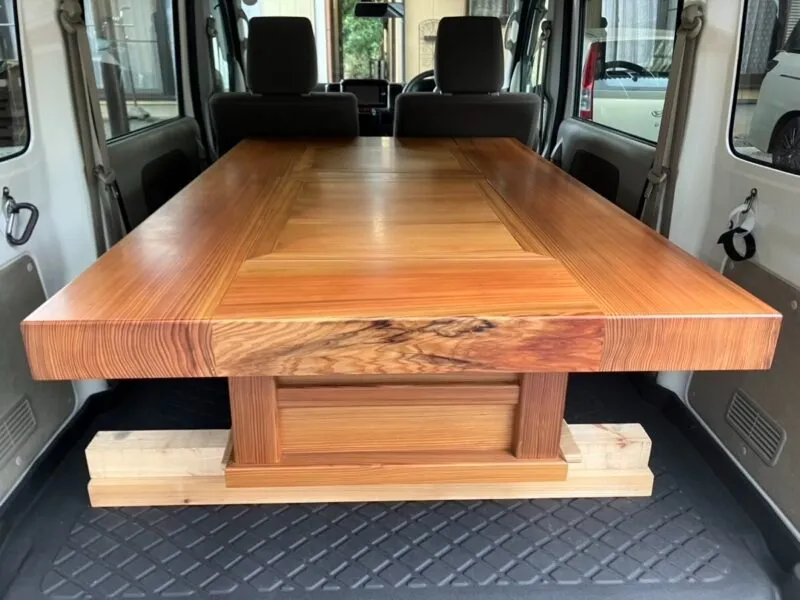 横浜市K様 杉柾囲炉裏座卓 (一枚板 テーブル)