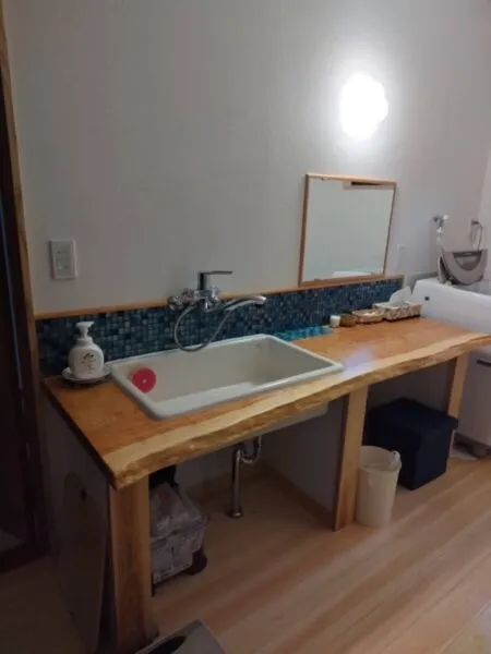 地杉カウンター 樹齢100年以上