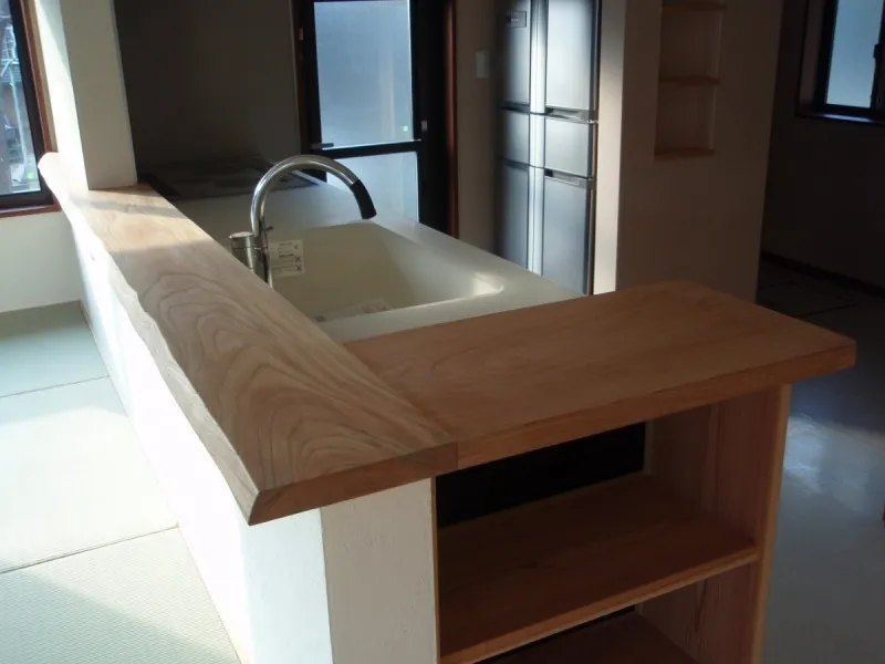 那珂市 I様邸　欅カウンター