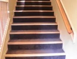 料亭 新館　階段（欅無垢）