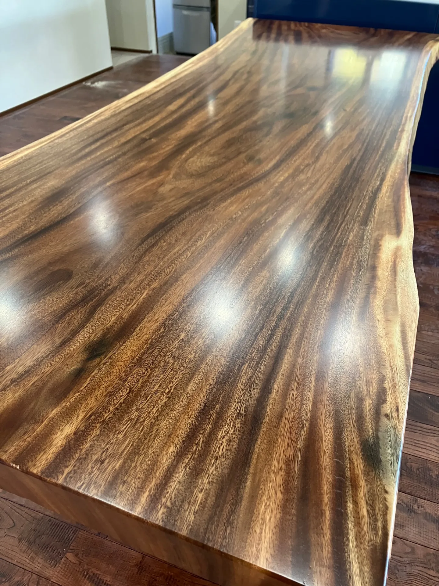 ひたちなか市市Y様　モンキーポッド一枚板ダイニングテーブル