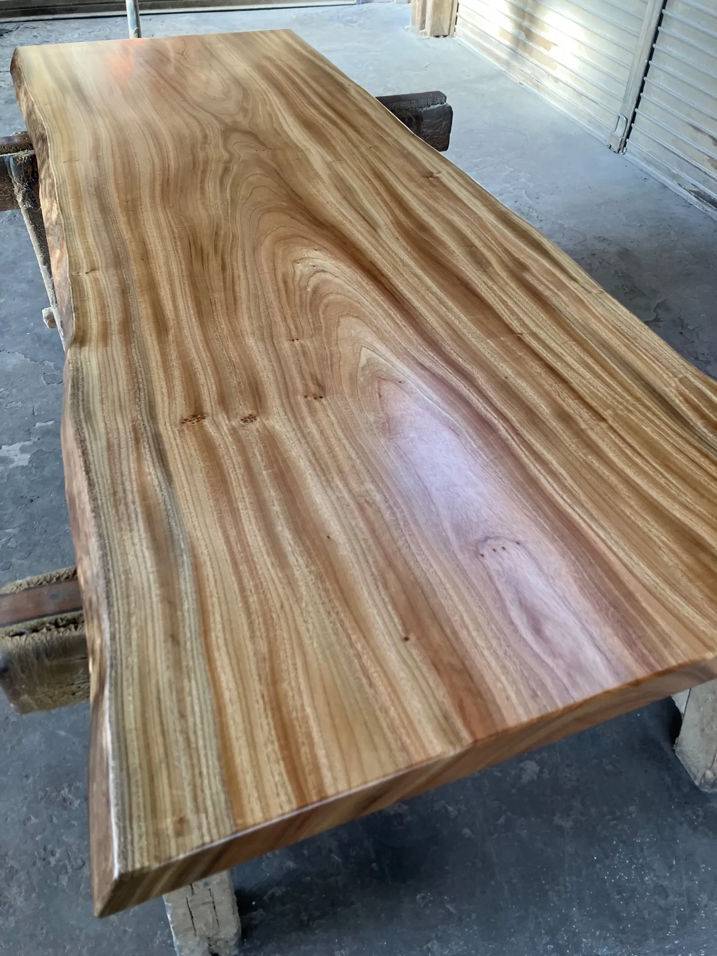 一枚板が茨城県で高かった家具意外と高い理由と長く使う秘訣