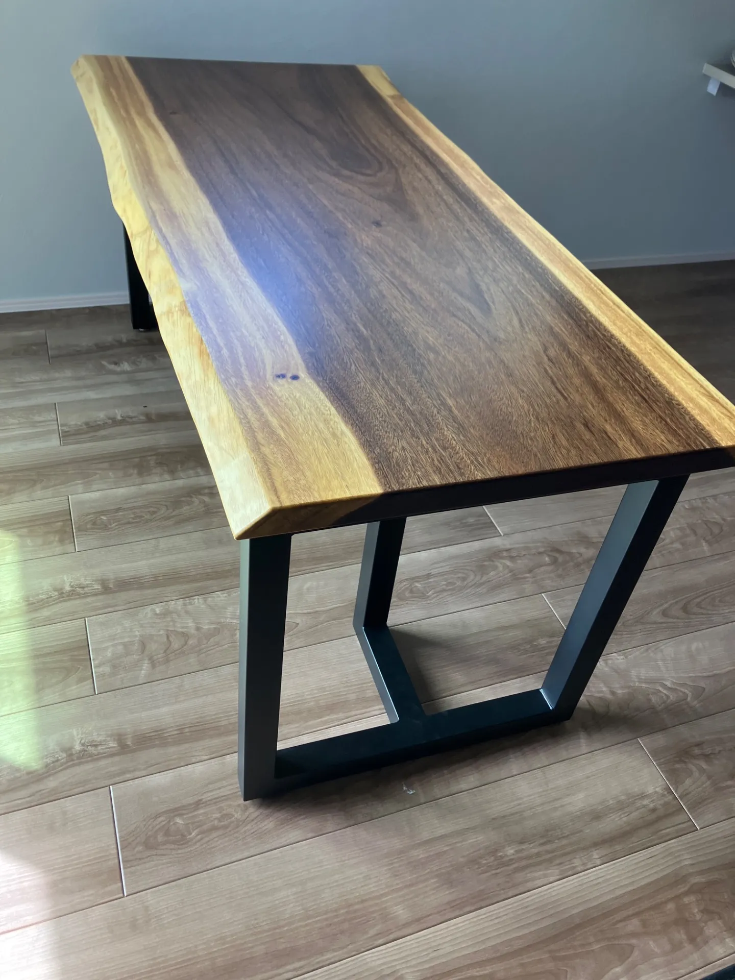 日立市I様モンキーポッド一枚板テーブル納品