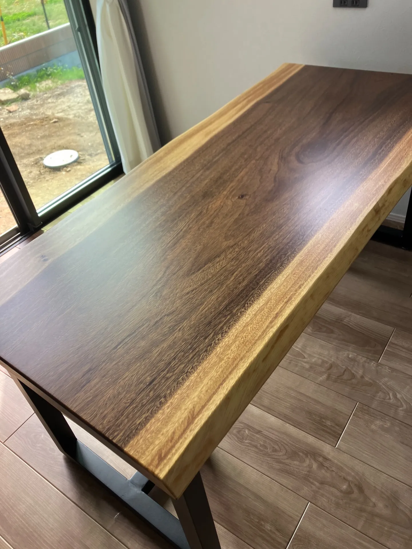 日立市I様モンキーポッド一枚板テーブル納品